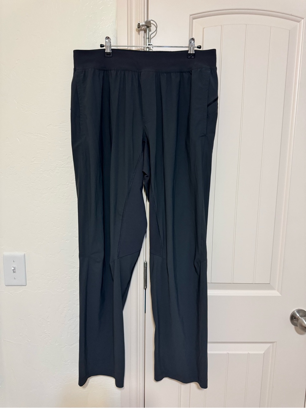 lululemon athletica Men's Black Stretch Jogger Pants